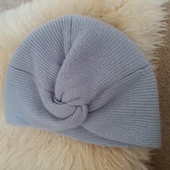 Aritiza Auxiliary Beanie 88% Cashmere in Light Blue - NWTags - Picture 4 of 16